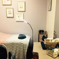 Heshi's Beauty Bar