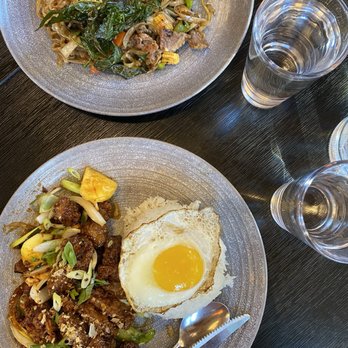 Dear Mom Cafe - Cashew Chicken and Drunken Noodle - Thai Near Me - Bend, Oregon