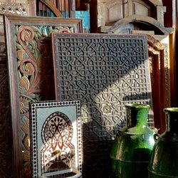 Tierra Del Lagarto - Architectural elements from India, Morocco and Indonesia.