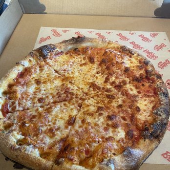 Bubba's 33 - Medium pizza!! Awesome, tasty and fresh!! - American Near Me - Wesley Chapel, Florida