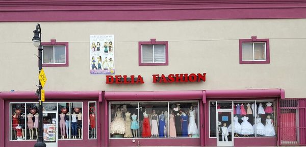 Delia's by null