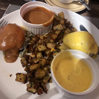 Terra Noble - Benedict mexicana with additional Hollandaise - Mexican Near Me - Ensenada, BCN