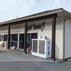 Four Ways Pub & Eatery - The pretty plain exterior.