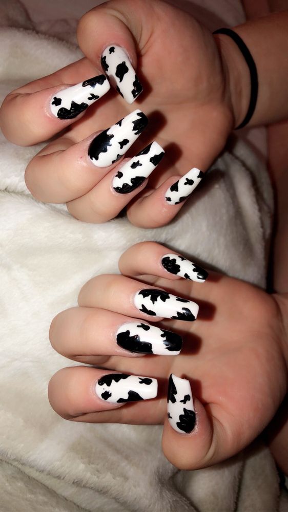 Village Nails Logo