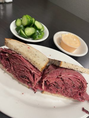 Ben's Kosher Delicatessen Restaurant and Caterer by null