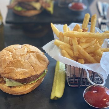 The Union - Beyond Burger - great option for vegetarians, if you like the fake meat burgers. - New American Near Me - McLean, Virginia