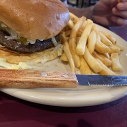 Gregs Restaurant - Burger American cheese w fries