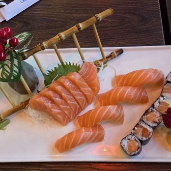 Hana - Salmon Lover - Sushi Bars Near Me - Gainesville, Florida