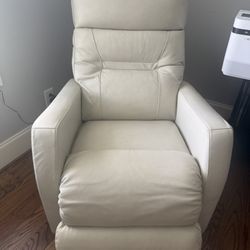 DT McCall & Sons - LOVE this new Lazy Boy all leather electric super chair. Excellent service and delivery!