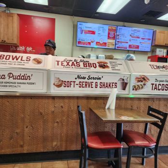 TEX 808 BBQ & Brews - interior - Barbeque Near Me - Honolulu, Hawaii