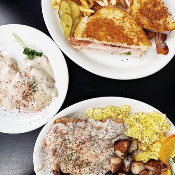 Scramblers Cafe - Turkey Avocado Melt Sandwich home fried potatoes - Breakfast & Brunch Near Me - Norco, California