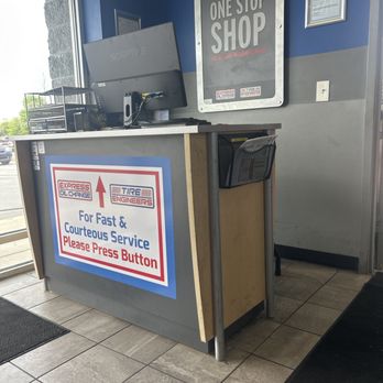 Express Oil Change & Tire Engineers - Oil Change Stations Near Me - Augusta, Georgia Express Oil Change & Tire Engineers - Oil Change Stations Near Me - Augusta, Georgia