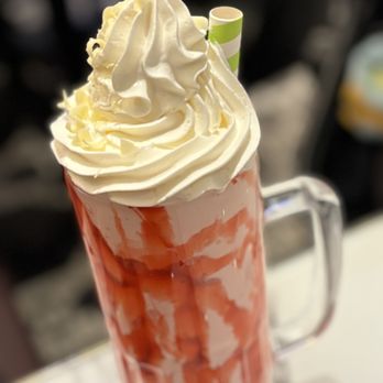 Sugar Factory - Orlando - Strawberry Milkshake - Desserts Near Me - Orlando, Florida Sugar Factory - Orlando - Strawberry Milkshake - Desserts Near Me - Orlando, Florida
