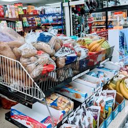 Sea Isle Supermarket - Inside
