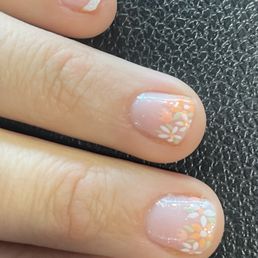 Gorgeous wedding nails !