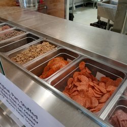 Papa Murphy's - Lots of toppings, clean clean clean store!