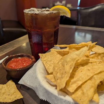 El Fenix - Always consistently good chips and salsa. Ice tea was refreshing in the hot Texas summer - Tex-Mex Near Me - Greenville, Texas El Fenix - Always consistently good chips and salsa. Ice tea was refreshing in the hot Texas summer - Tex-Mex Near Me - Greenville, Texas