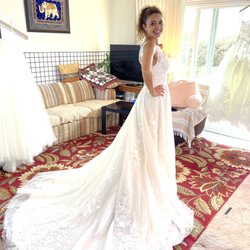 Suneenat Dressmaker - Shorten wedding gown