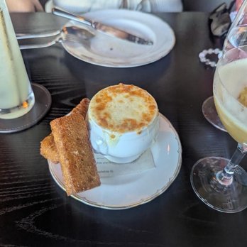Pasjoli - Delicious cup of French onion soup and fried bread YUMM - French Near Me - Santa Monica, California Pasjoli - Delicious cup of French onion soup and fried bread YUMM - French Near Me - Santa Monica, California