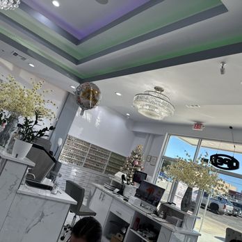 Luxury Nail Bar - Front of the salon. - Nail Salons Near Me - Dallas, Texas