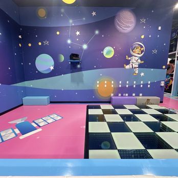 Hyper Kidz - Lots of sitting area - Indoor Playcenter Near Me - Fort Worth, Texas