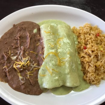 Taco Regio - Two chicken enchiladas with sour cream sauce, rice and beans ($10) - Tex-Mex Near Me - Arlington, Texas Taco Regio - Two chicken enchiladas with sour cream sauce, rice and beans ($10) - Tex-Mex Near Me - Arlington, Texas
