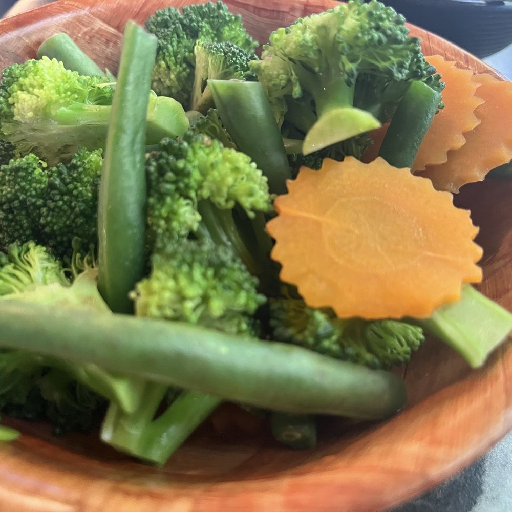 Sawan Thai Eatery - Steamed veggies--fresh and perfectly cooked - Thai Near Me - Portland, Oregon