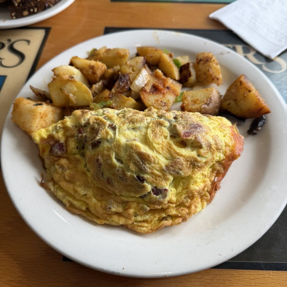 Beach Break Cafe - Bacon/cheese omelet - Breakfast & Brunch Near Me - Oceanside, California Beach Break Cafe - Bacon/cheese omelet - Breakfast & Brunch Near Me - Oceanside, California