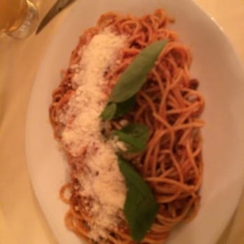 Restaurant le Veneto - Spaghetti bolognese - Hotels & Travel Near Me - La Tour-de-Peilz, VD Restaurant le Veneto - Spaghetti bolognese - Hotels & Travel Near Me - La Tour-de-Peilz, VD