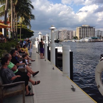 Houston's Restaurant - American Near Me - Pompano Beach, Florida Houston's Restaurant - American Near Me - Pompano Beach, Florida