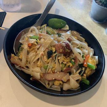 Lulu's Thai Noodle Shop - Drunken Noodles - plenty if protein in this dish!   - Was good but very sweet and lacking a lot of the basil flavor. - Thai Near Me - Overland Park, Kansas