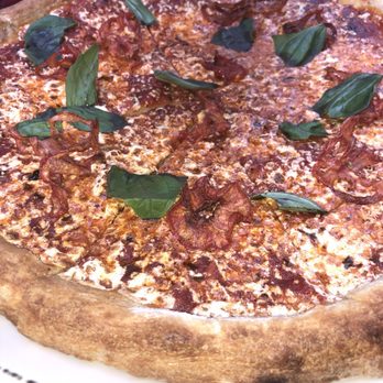 Siena Tavern - Margarita pizza was bland - Italian Near Me - Chicago, Illinois Siena Tavern - Margarita pizza was bland - Italian Near Me - Chicago, Illinois