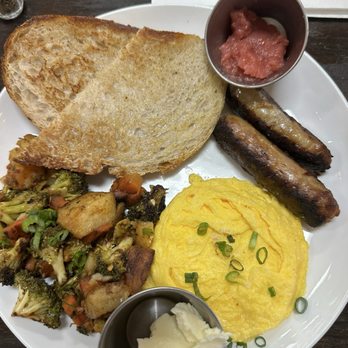 La Casita Bakeshop - Breakfast plate - Bakeries Near Me - Richardson, Texas