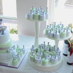 Fantastical Sweets by MIKA - Primer communion with mini Cakes fotos de Daniel Meza Photography