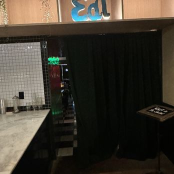 Enzo Restaurant + Pizzeria - Restaurant is behind the curtain! - Italian Near Me - Morristown, New Jersey