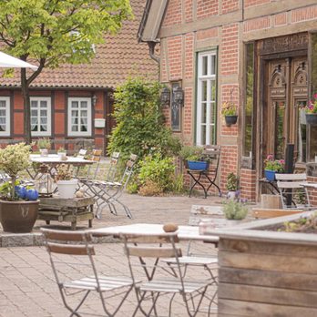 Landhaus Müden - Nehmen Sie bei schönem Wetter auch gerne draußen Platz. - Hotels Near Me - Faßberg, NI Landhaus Müden - Nehmen Sie bei schönem Wetter auch gerne draußen Platz. - Hotels Near Me - Faßberg, NI