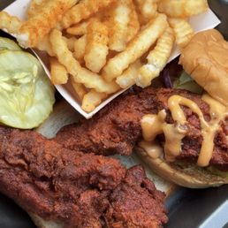 Mild Dave's #4 1 Slider with Fries