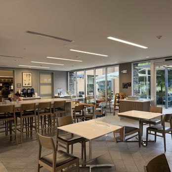Hotel Trio Healdsburg - Wine bar area - Hotels Near Me - Healdsburg, California