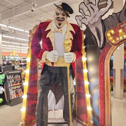 Spirit Halloween