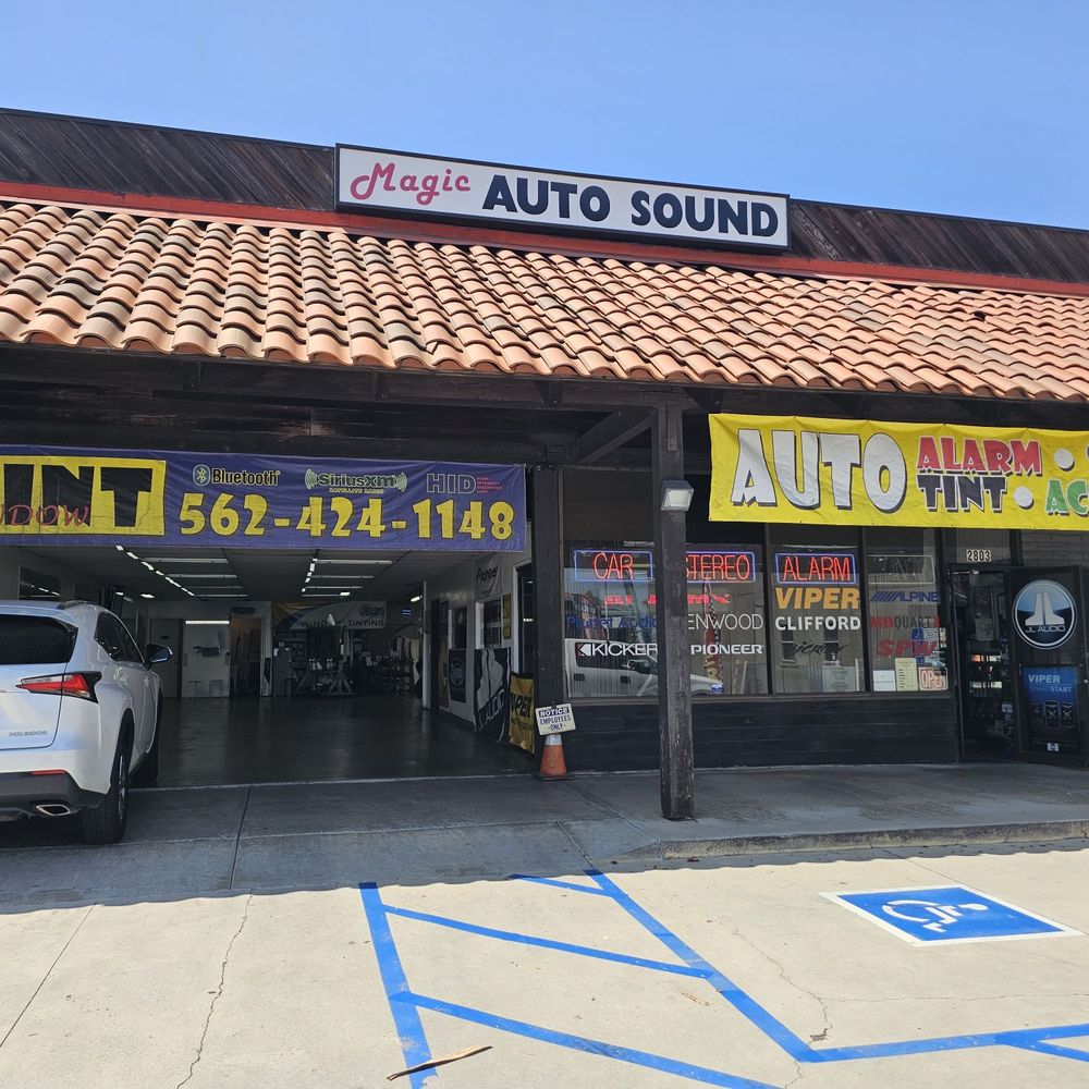 Yes Magic Auto Sound are definitely magicians they will make your money disappear! And the owner is RUDE!