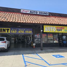 Yes Magic Auto Sound are definitely magicians they will make your money disappear! And the owner is RUDE! Yes Magic Auto Sound are definitely magicians they will make your money disappear! And the owner is RUDE!