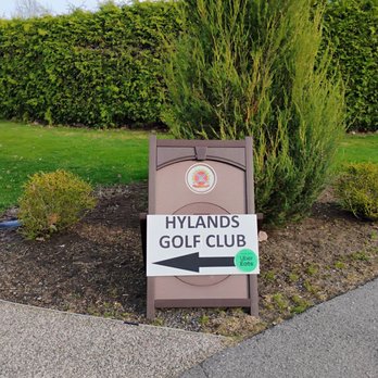 Hylands Golf Club - Signage pointing at the clubhouse - Golf Near Me - Ottawa, Ontario Hylands Golf Club - Signage pointing at the clubhouse - Golf Near Me - Ottawa, Ontario