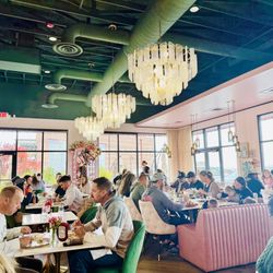 Plated Dreams - Inside view, complete with plenty of photo-worthy backdrops