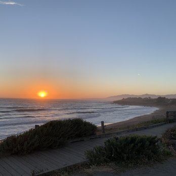 The Morgan - Beach two blocks away - Hotels Near Me - San Simeon, California