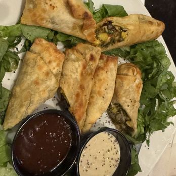 Delaney's Tavern - Best beef roll ever! - New American Near Me - Orlando, Florida
