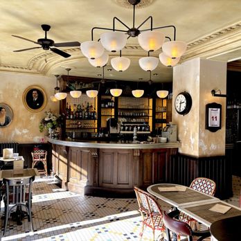 Café du Métro - Inside seating near bar area - Breweries Near Me - Paris, 75 Café du Métro - Inside seating near bar area - Breweries Near Me - Paris, 75
