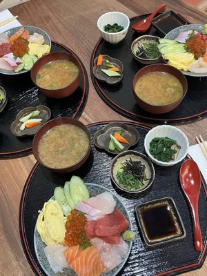 Sushi Beauu by null