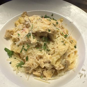 Parry's Pizzeria & Taphouse - Spicy chicken Alfredo.A must try it was really delicious. - Pizza Near Me - Fort Worth, Texas Parry's Pizzeria & Taphouse - Spicy chicken Alfredo.A must try it was really delicious. - Pizza Near Me - Fort Worth, Texas