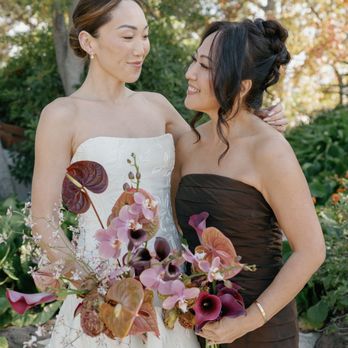 Emblem Flowers - Bride and Mother of the Bride bouquets. Photography: May Iosotaluno - Florists Near Me