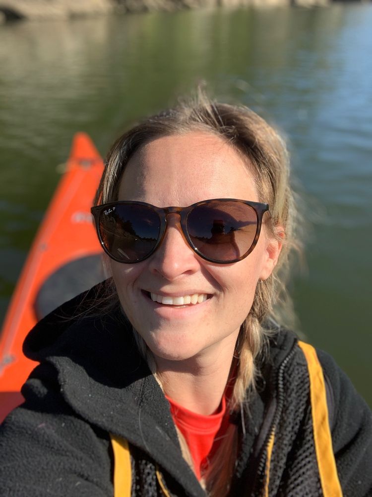 Kayaking Made Ez Logo